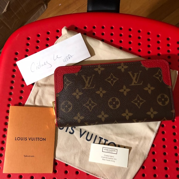 Louis Vuitton Handbags - Sold 🎈🎈